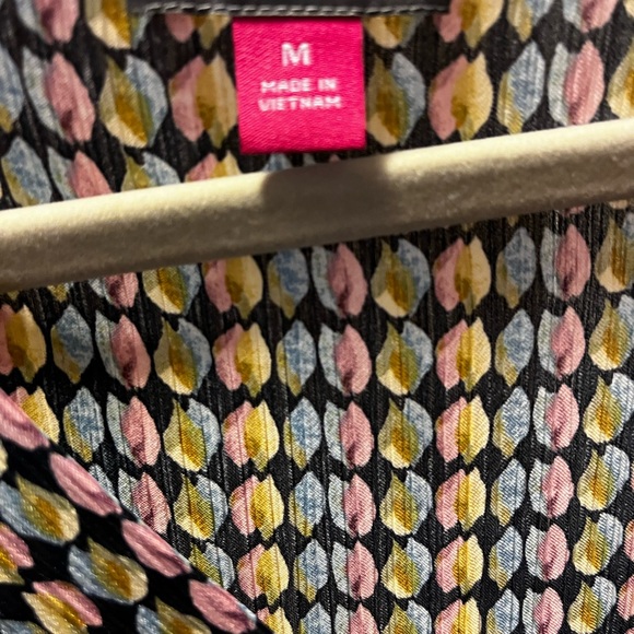 Vince Camino Blouse: Easy,soft, flattering - Picture 6 of 6